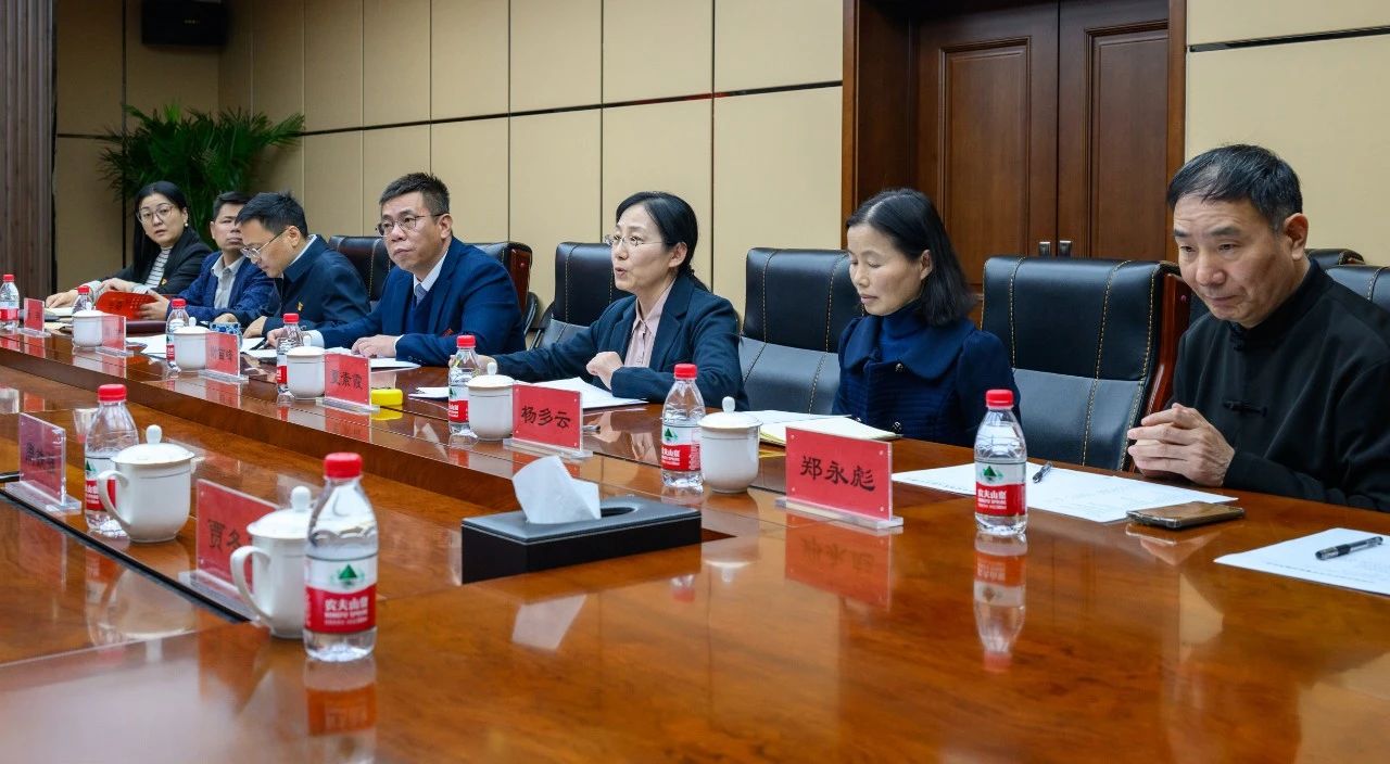 《高占祥文艺集》捐赠活动现场